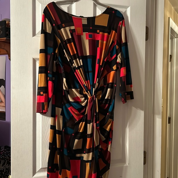 Tiana B. Dresses & Skirts - Geometric Dress 💗